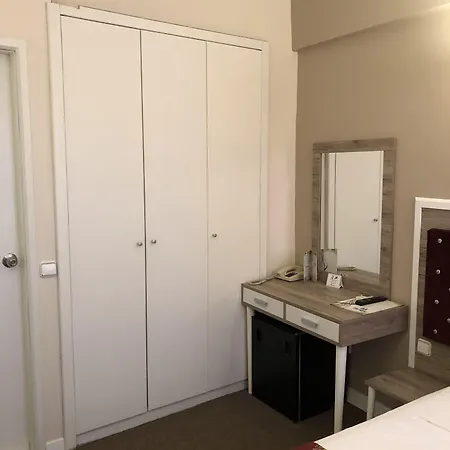 Kecik Restaurant מלון 3*